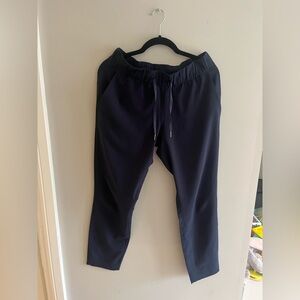 Lululemon on the fly pants. Navy. EUC